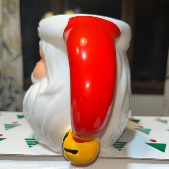 Lot of 4 Vtg 1986 Avon Jolly Santa Christmas Mugs Handpainted - Picture 3 of 4